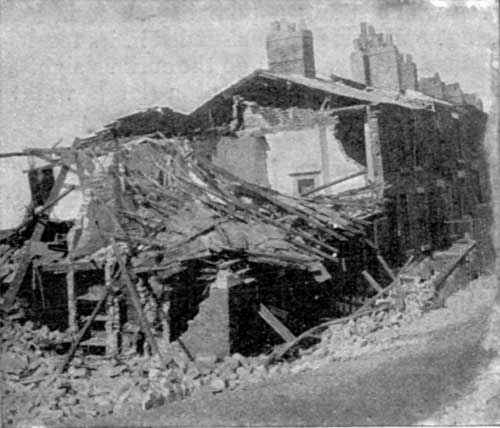 T. Birtles, photo.HOUSES WHICH
COLLAPSED OWING TO A SUBSIDENCE.