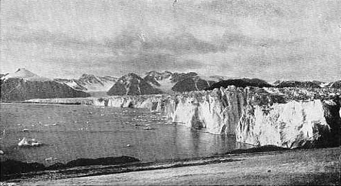 THE FRONT EDGE OF KING'S GLACIER, WESTERN SPITZBERGEN